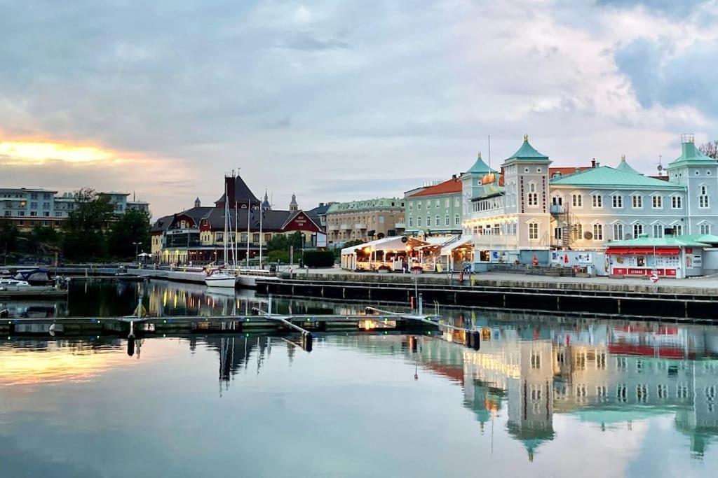 Cozy Apartment In The City Center Of Strömstad Exterior foto
